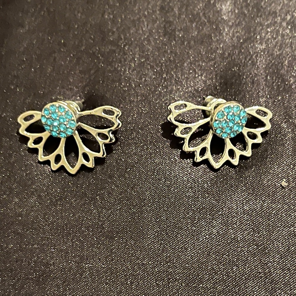 Fashion 2-sided Light Blue Gemstone Studs with Half Silver Flower in Back